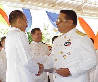 Admirante Pretelin presents plaques of acknowledgement
